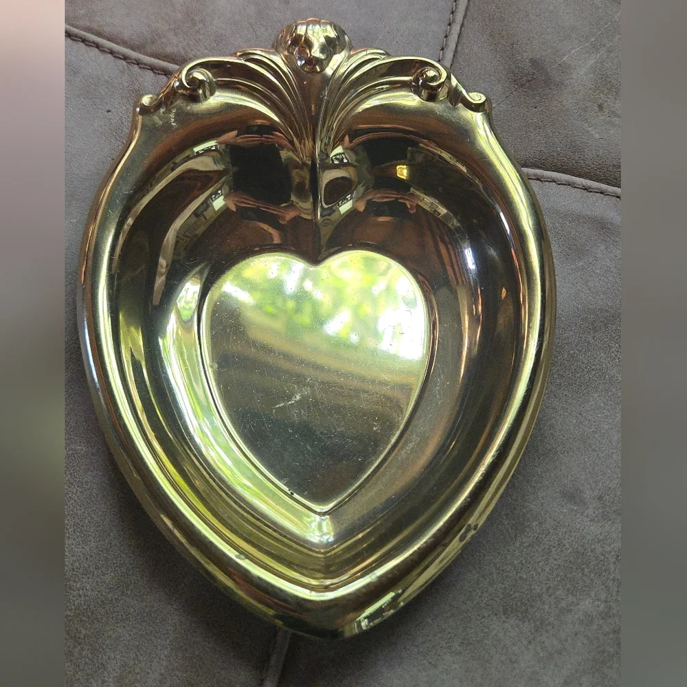 Elegant Gold Colored Heart-Shaped Catch All